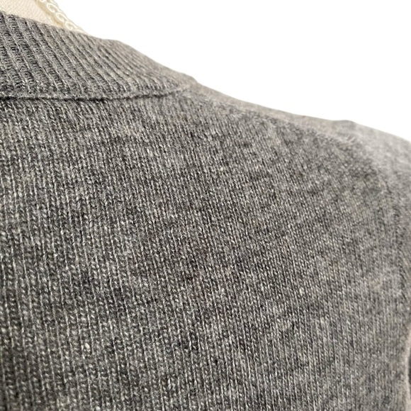 Gray Sweater with Goose Design - Picture 12 of 14